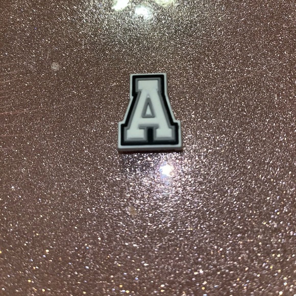 Letter croc charm - Picture 1 of 1
